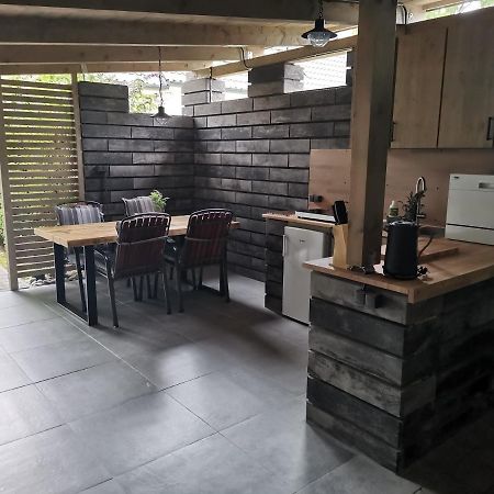 优瓦尼酒店 Pasohlávky 外观 照片